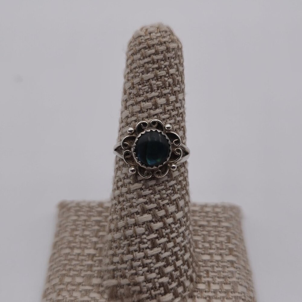 Size 6.5 Sterling Silver Unique Shell Tarnished Ring A2142